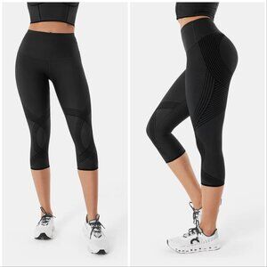 Fanka Black Body Sculpt Capri Leggings (Reversible Wear)